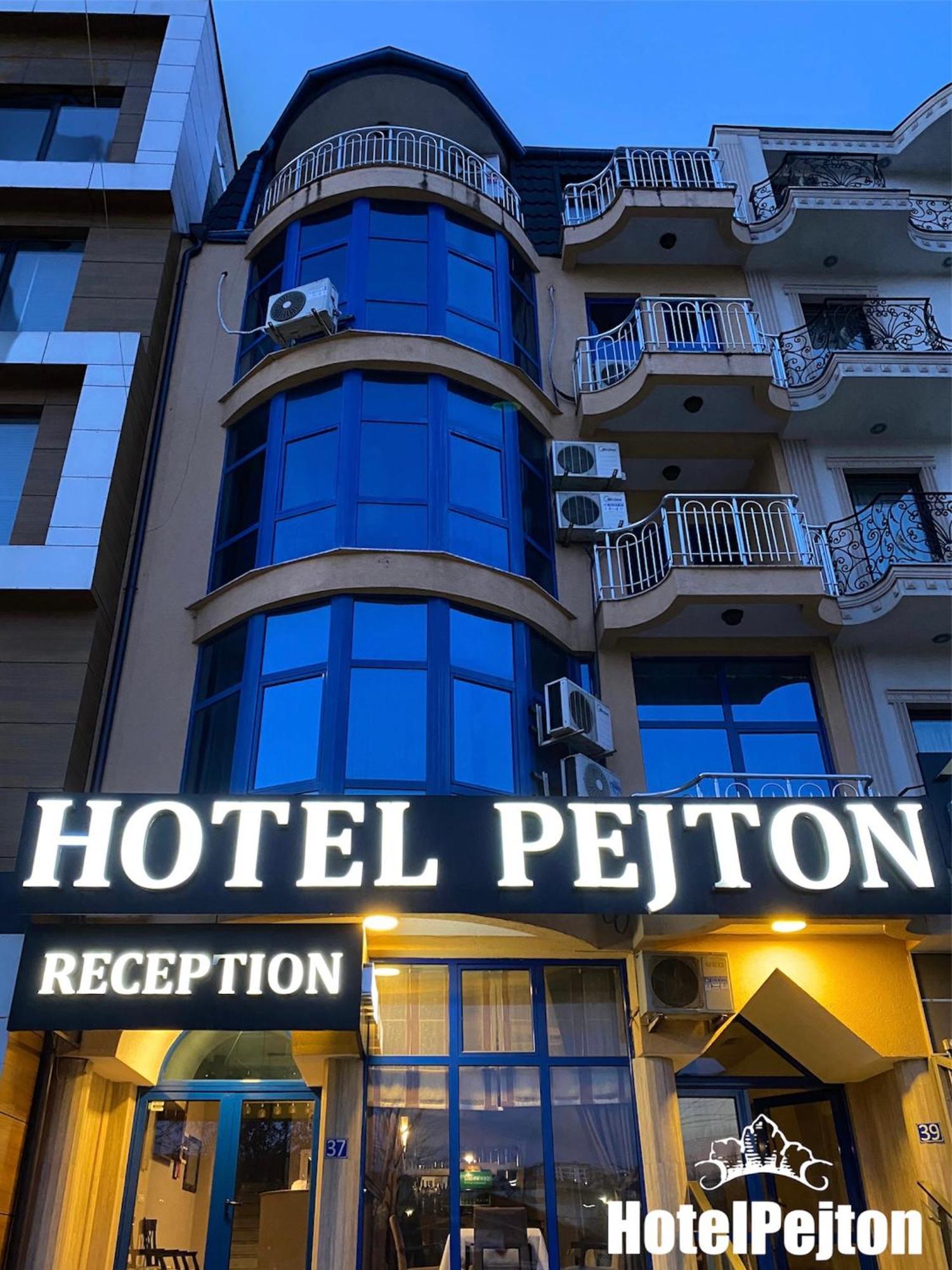 Hotel Pejton Pristina Buitenkant foto