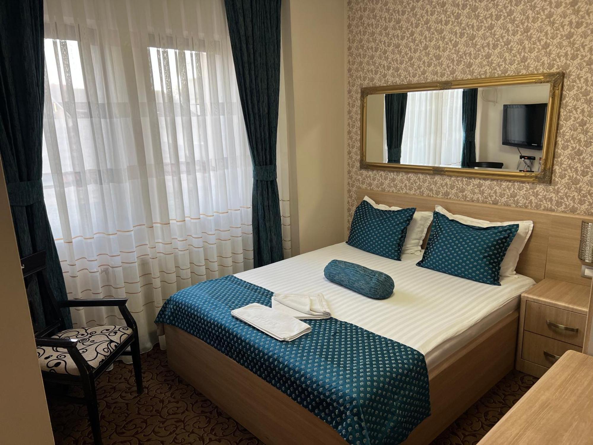 Hotel Pejton Pristina Buitenkant foto