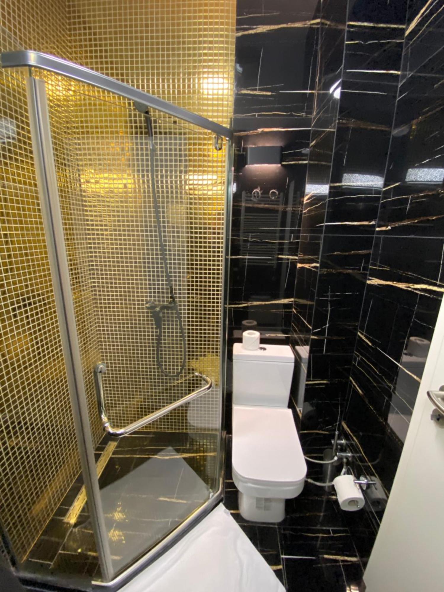 Hotel Pejton Pristina Buitenkant foto