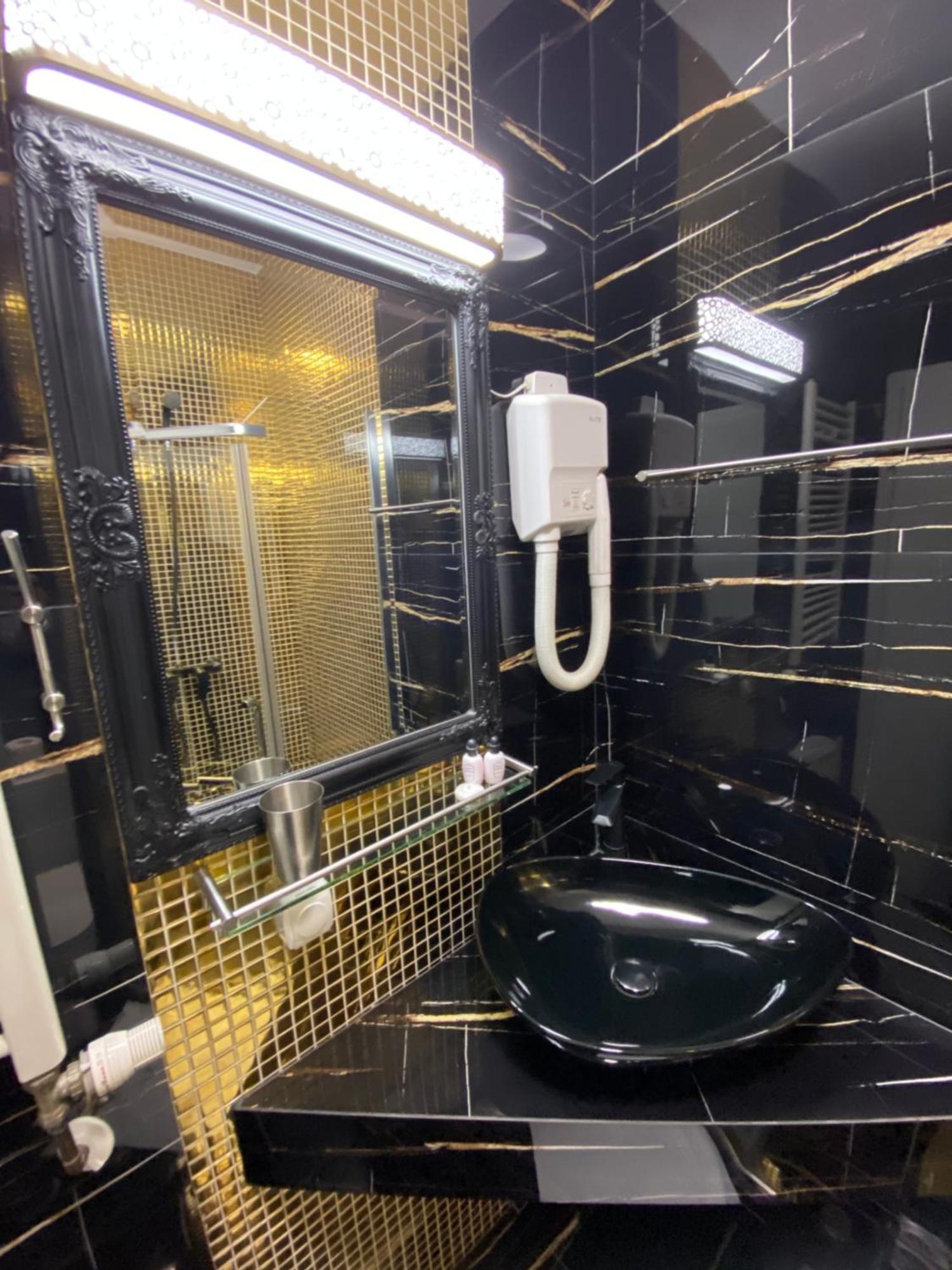 Hotel Pejton Pristina Buitenkant foto
