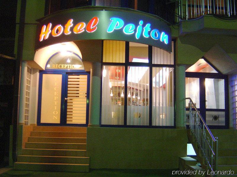 Hotel Pejton Pristina Buitenkant foto