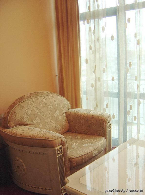 Hotel Pejton Pristina Kamer foto
