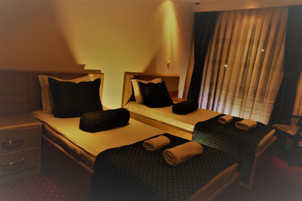 Hotel Pejton Pristina Buitenkant foto