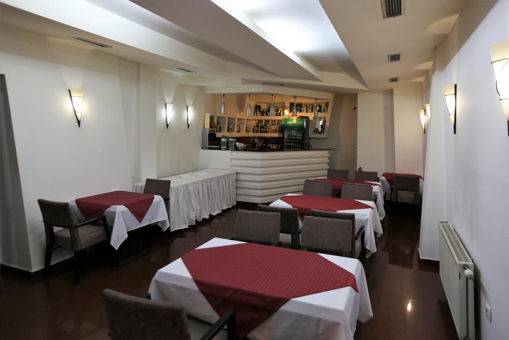 Hotel Pejton Pristina Buitenkant foto