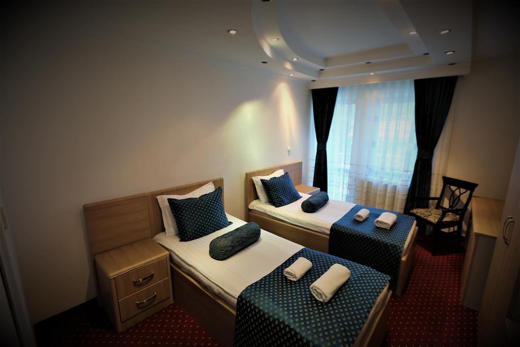 Hotel Pejton Pristina Buitenkant foto
