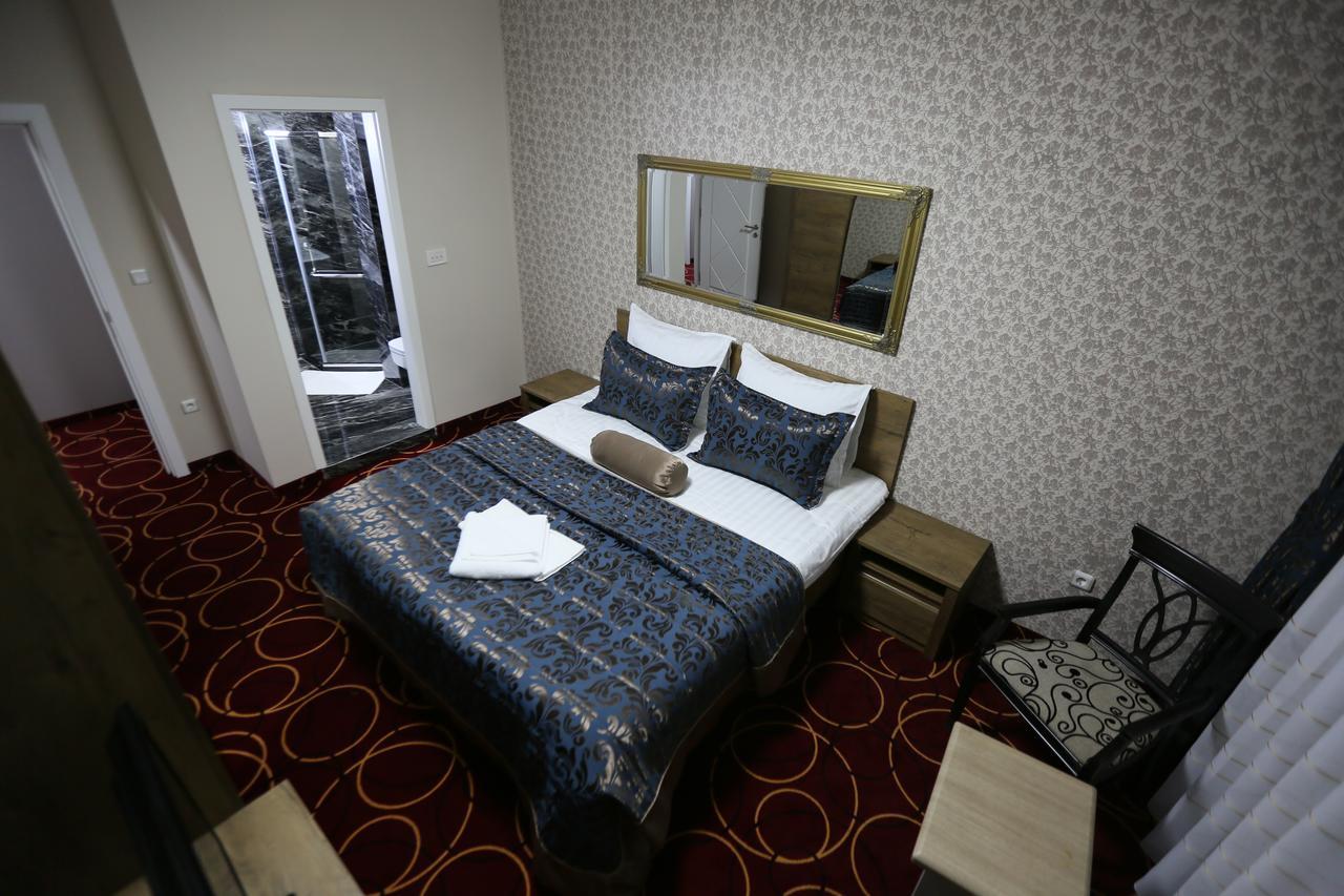 Hotel Pejton Pristina Buitenkant foto