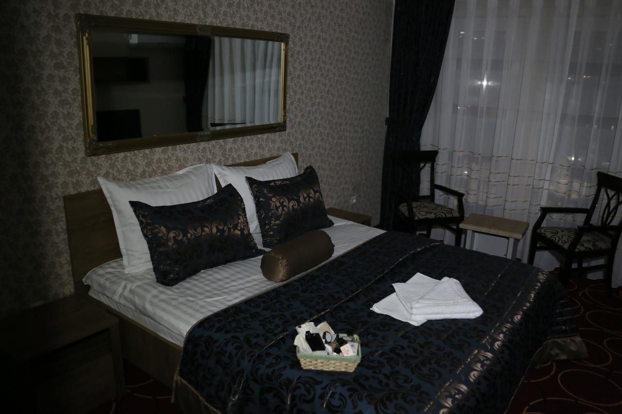 Hotel Pejton Pristina Buitenkant foto
