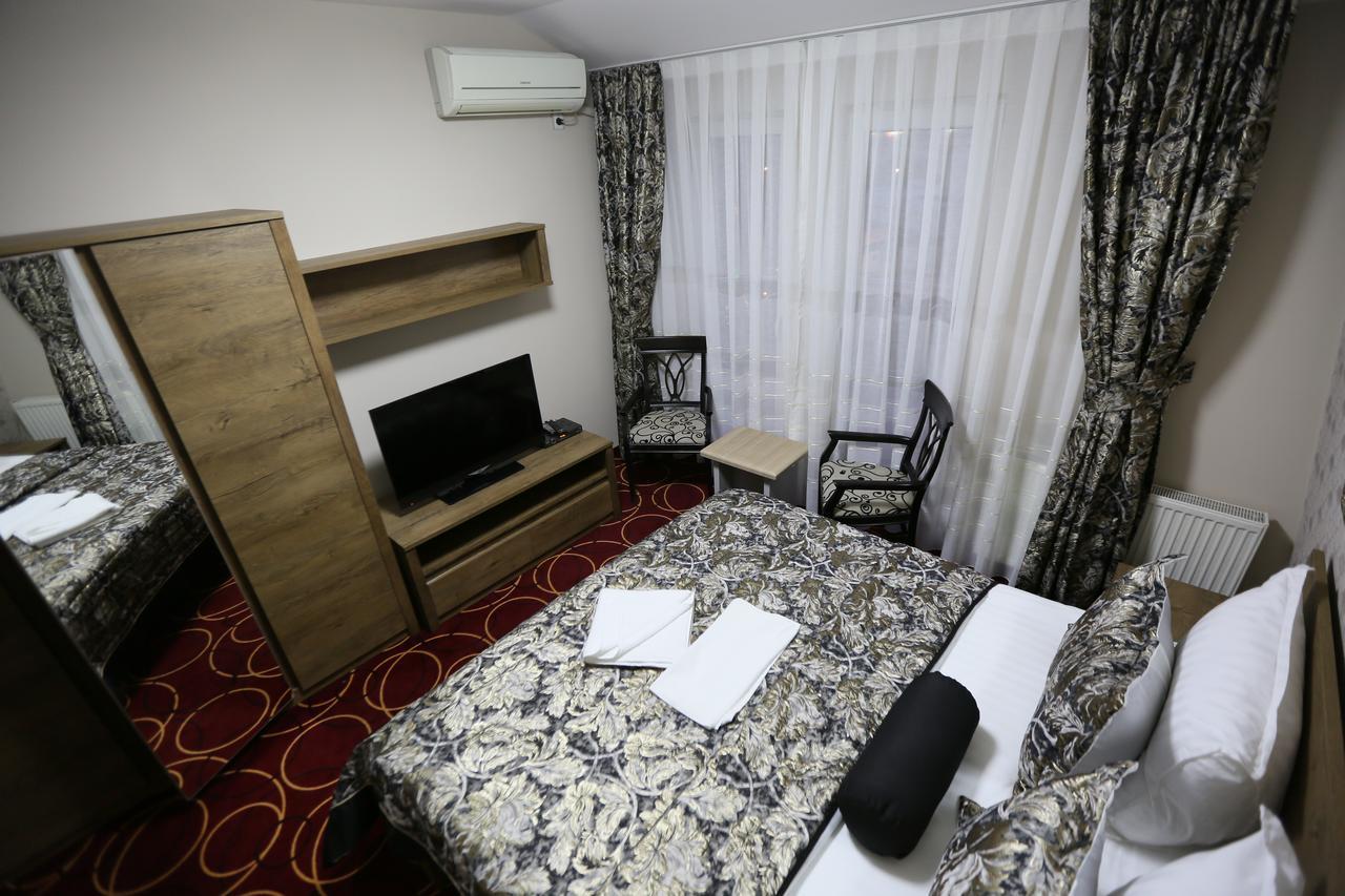 Hotel Pejton Pristina Buitenkant foto