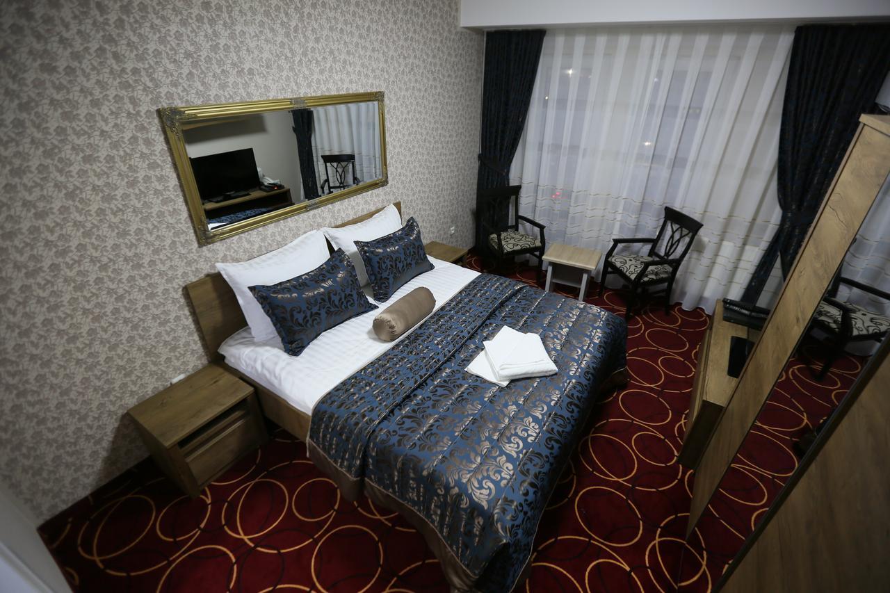 Hotel Pejton Pristina Buitenkant foto